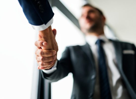 Handshake business men